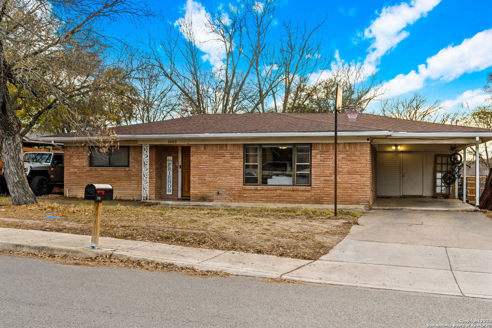 1603 Deer Trail Kerrville TX 78028