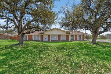 514 Hospital Floresville TX 78114