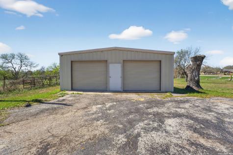 514 Hospital Floresville TX 78114