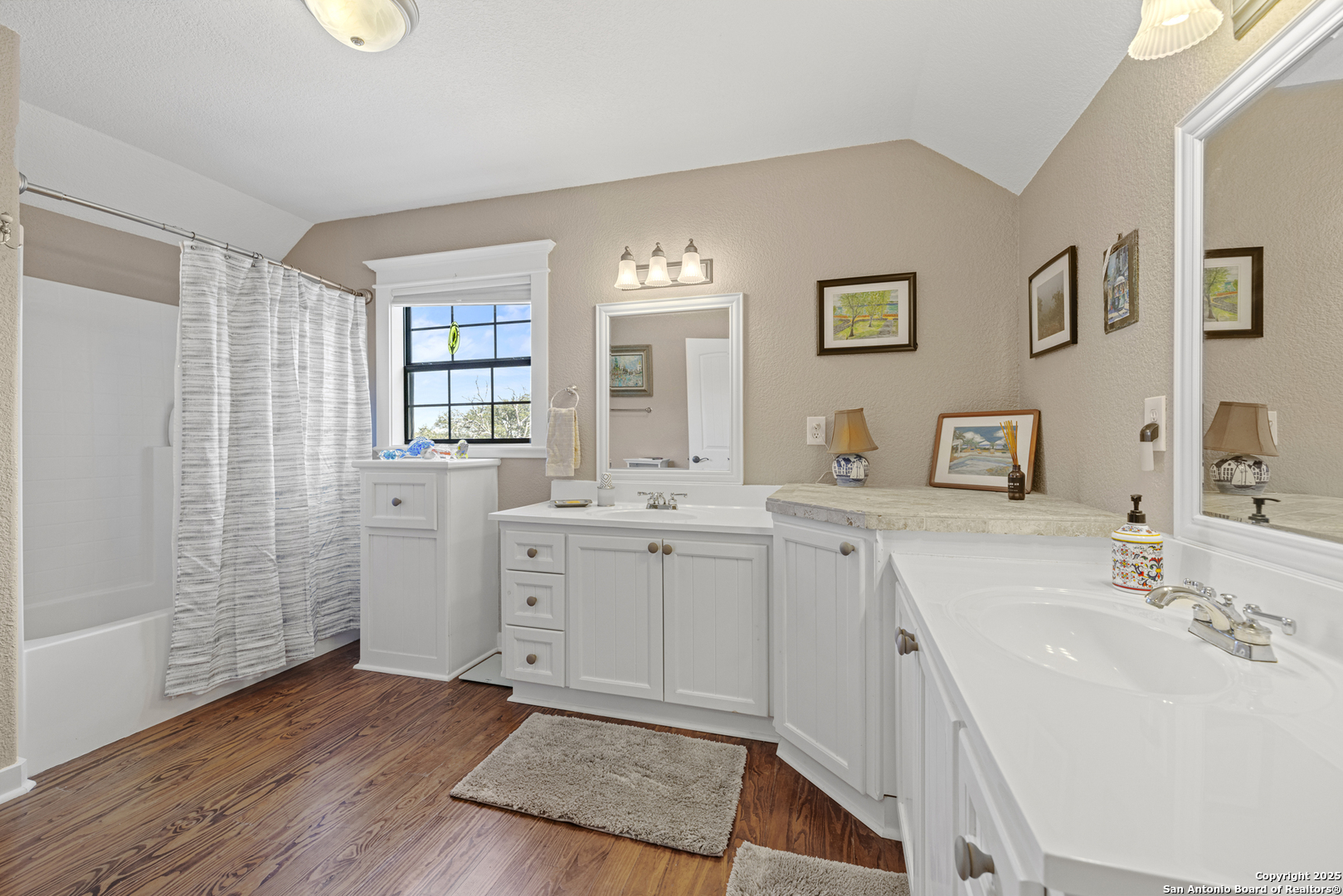 544 River View Johnson City TX 78636