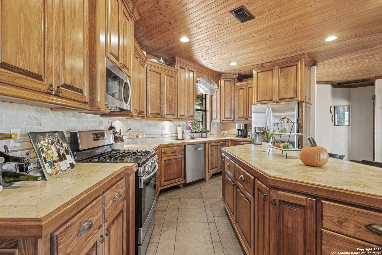 544 River View Johnson City TX 78636
