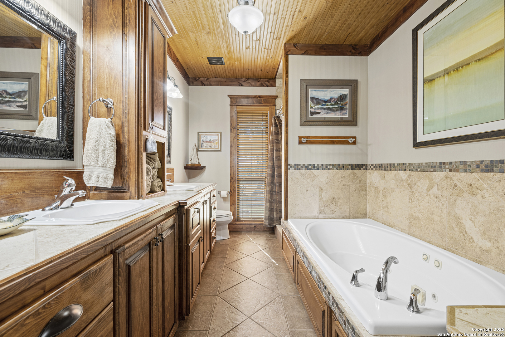 544 River View Johnson City TX 78636