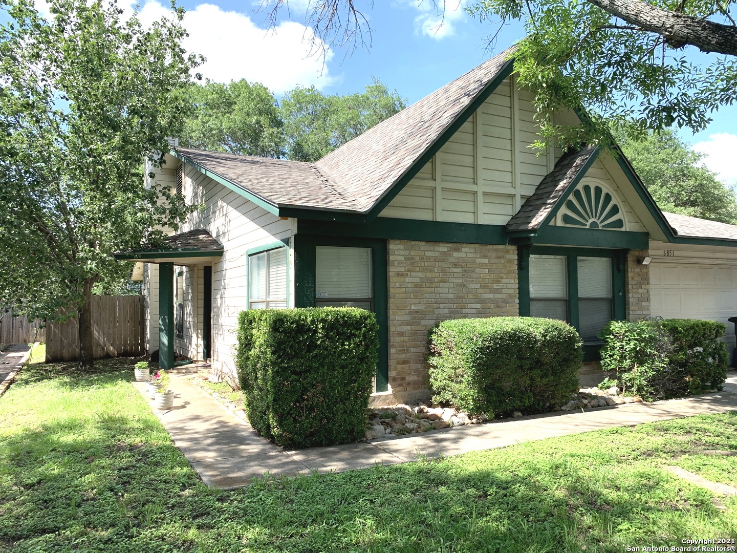 6851 Country Lawn San Antonio TX 78240