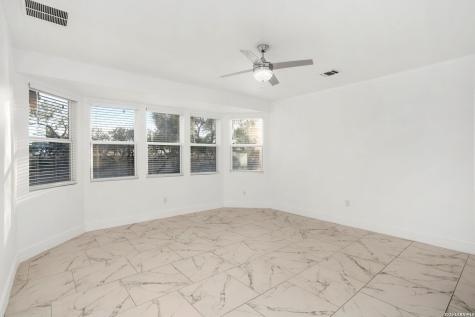 288 County Road 105 Floresville TX 78114