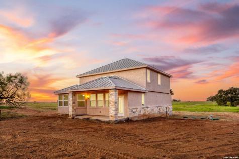 288 County Road 105 Floresville TX 78114