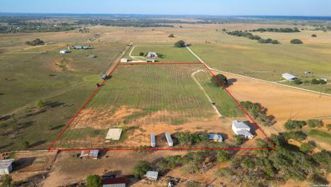288 County Road 105 Floresville TX 78114