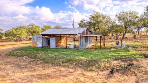 288 County Road 105 Floresville TX 78114