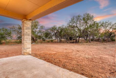 288 County Road 105 Floresville TX 78114