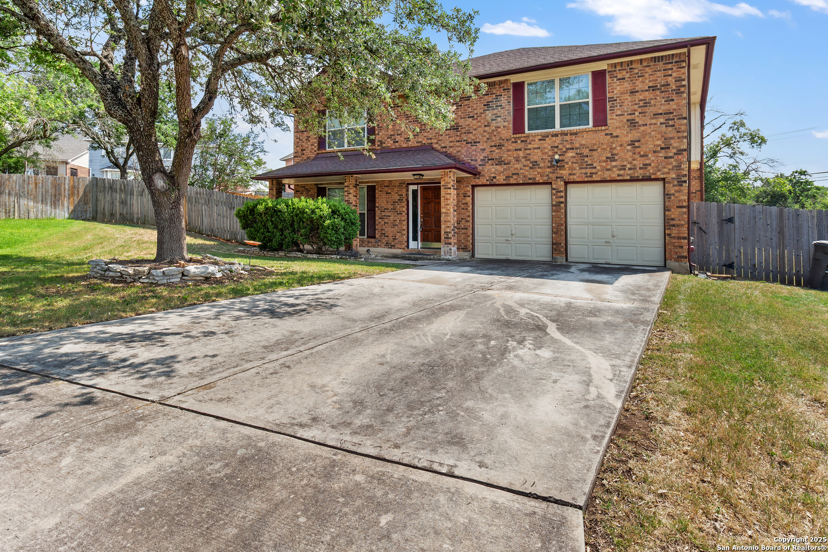 25002 Silverstone San Antonio TX 78258