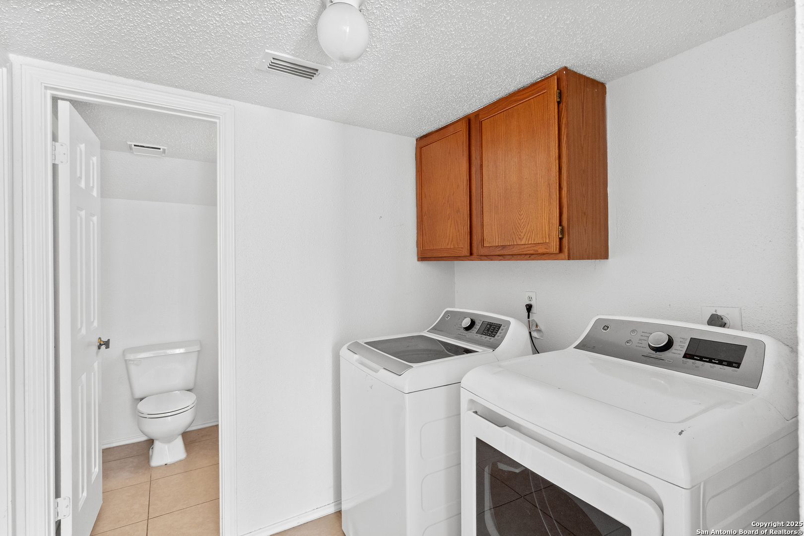 25002 Silverstone San Antonio TX 78258