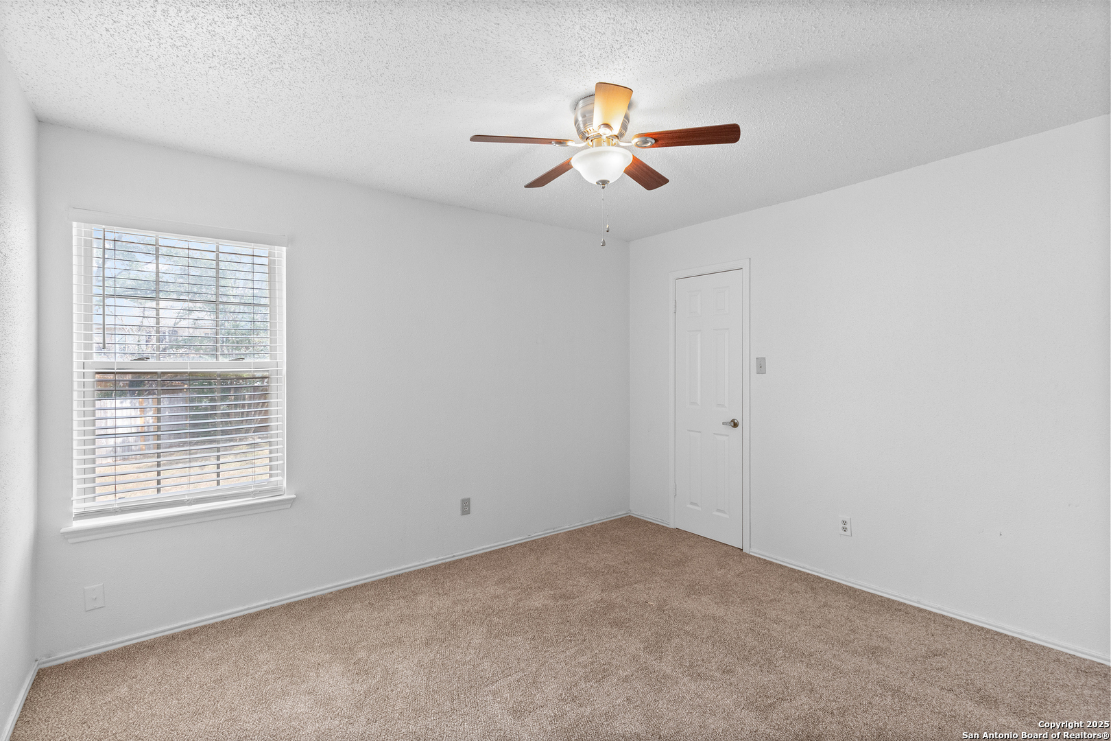 25002 Silverstone San Antonio TX 78258
