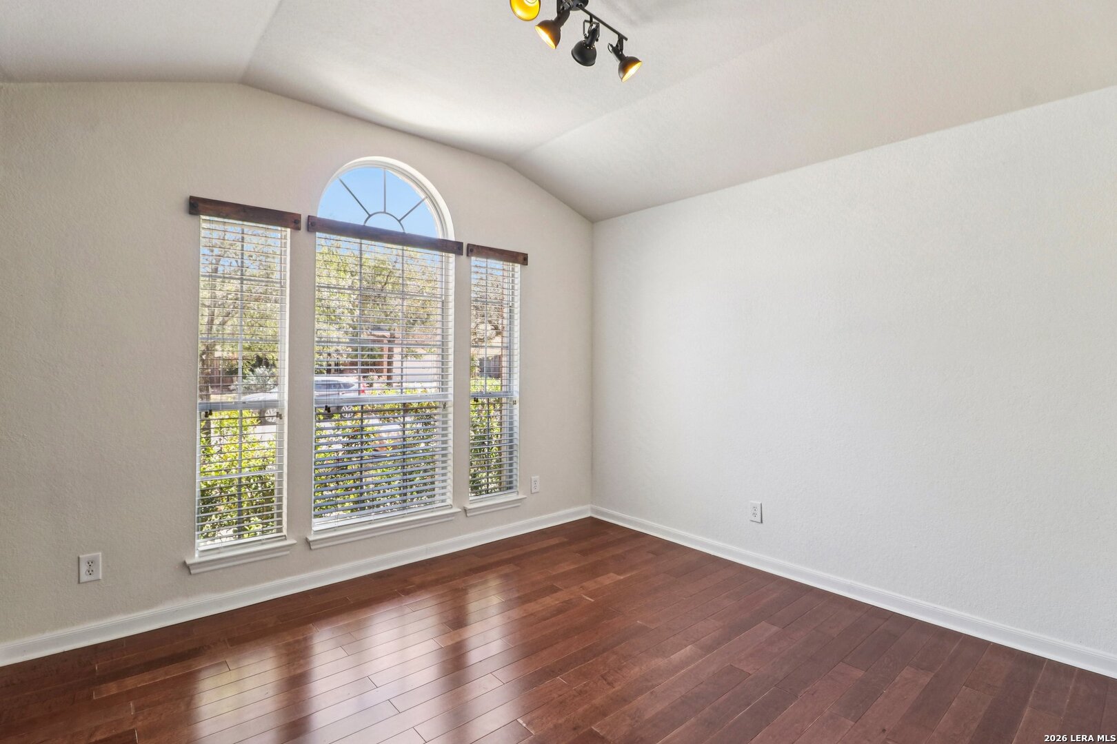 10723 Kobort Helotes TX 78023