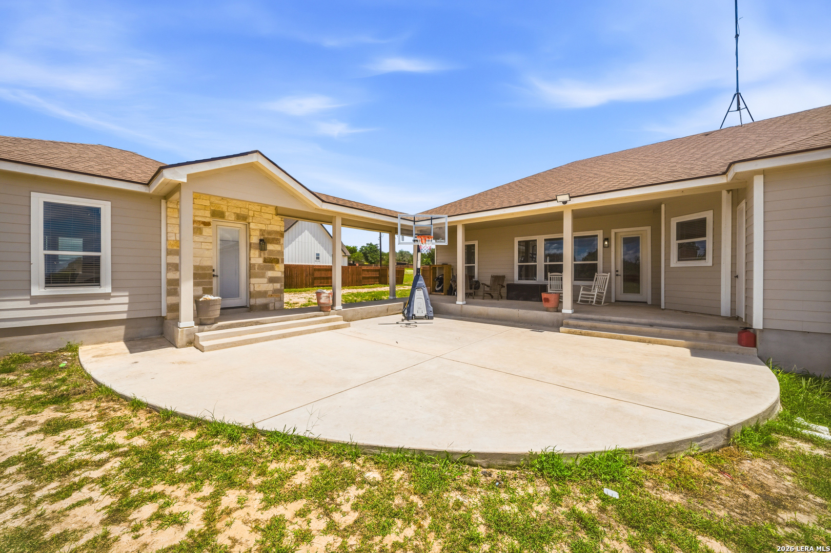 55 Log Cabin Way Poteet TX 78065