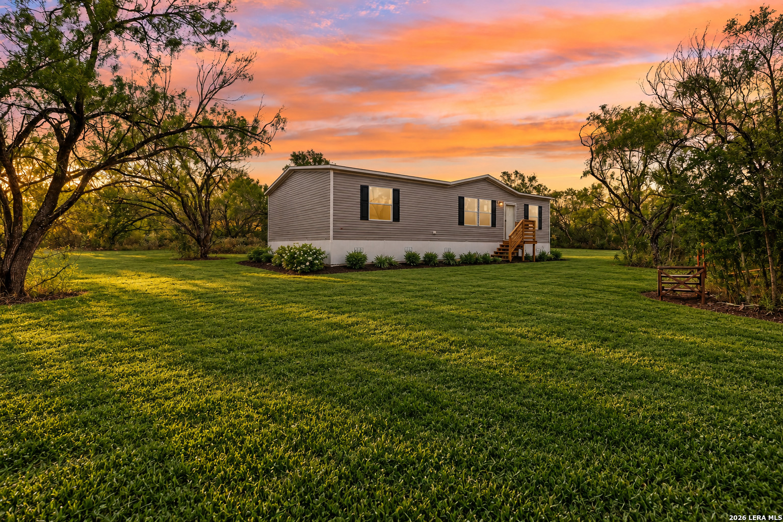 172 County Road 2667 Devine TX 78016