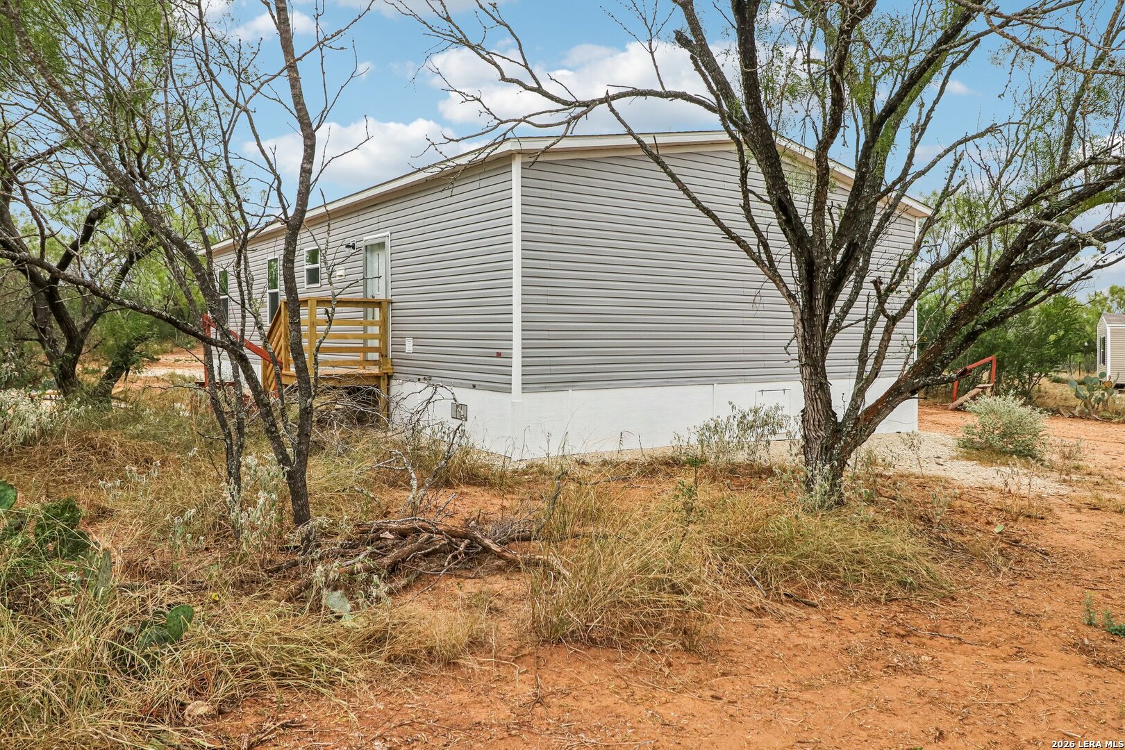 172 County Road 2667 Devine TX 78016