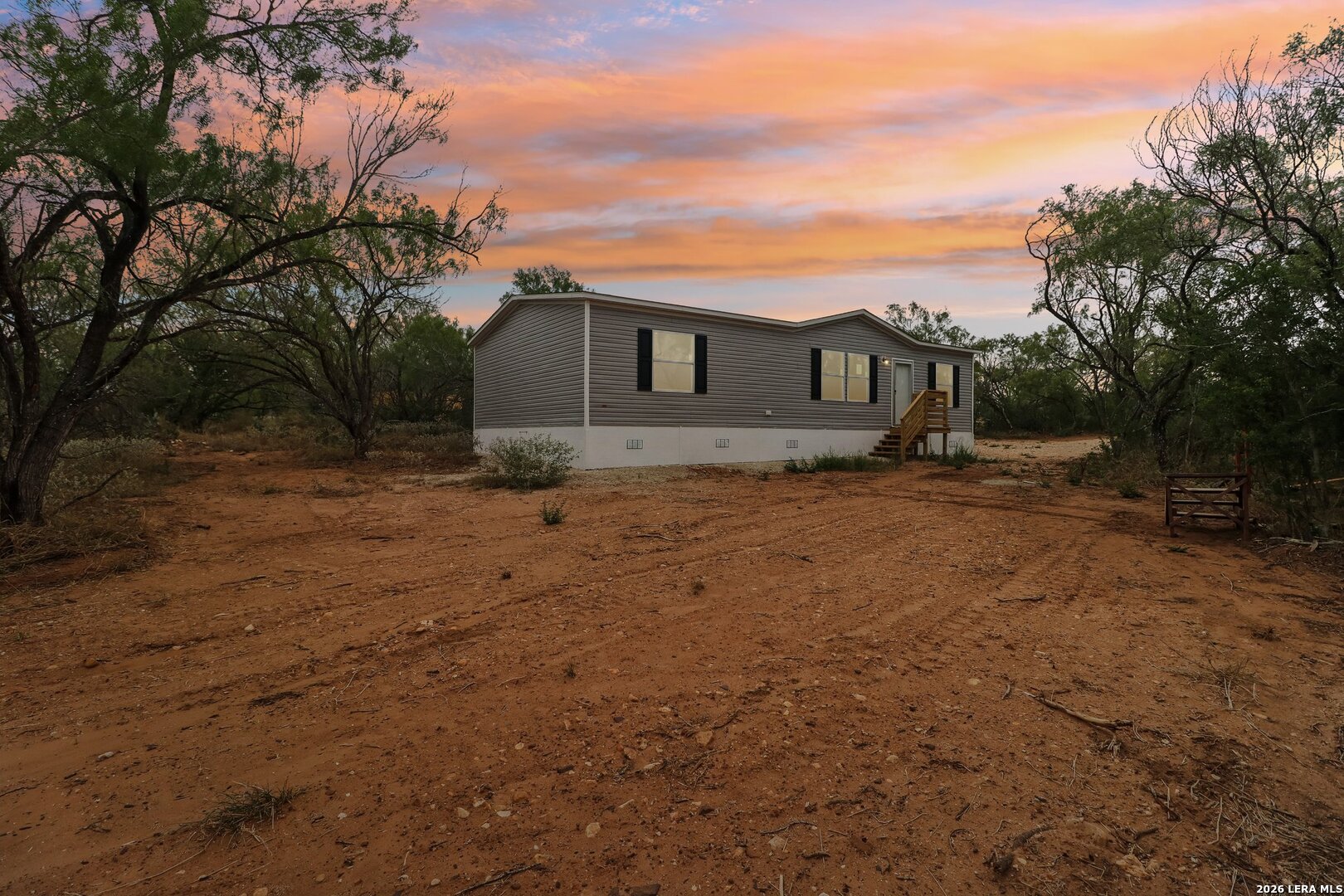 172 County Road 2667 Devine TX 78016