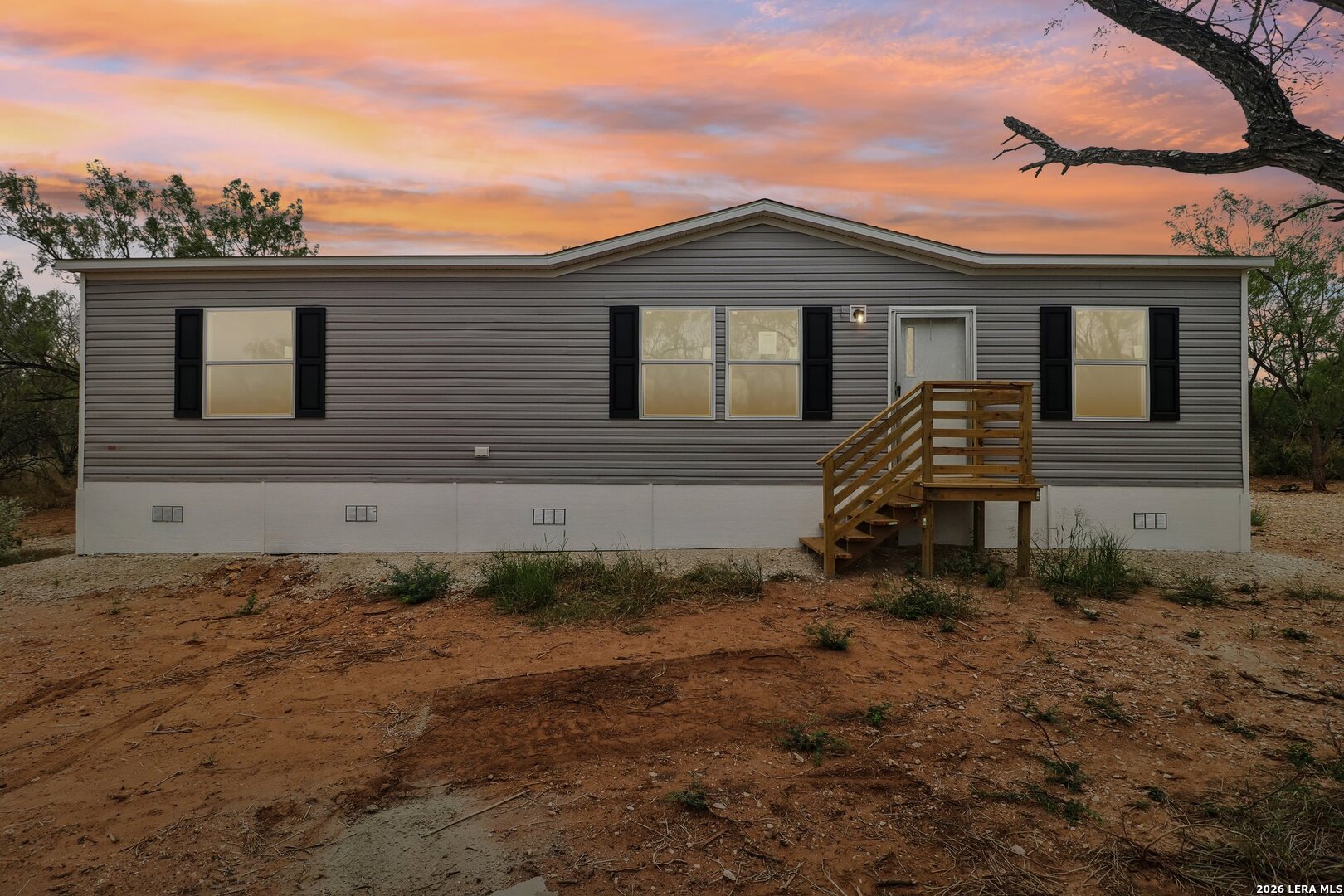 172 County Road 2667 Devine TX 78016