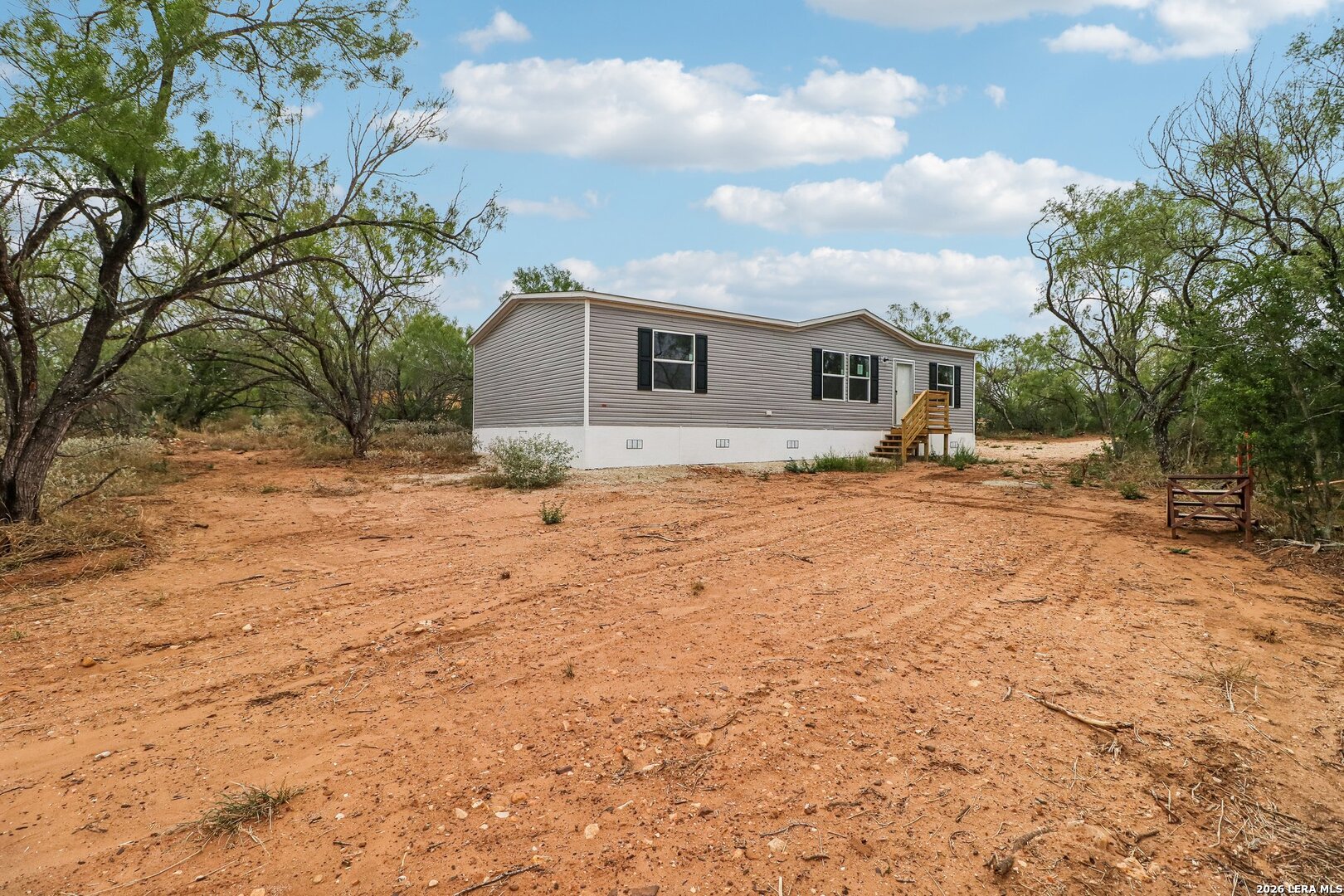 172 County Road 2667 Devine TX 78016