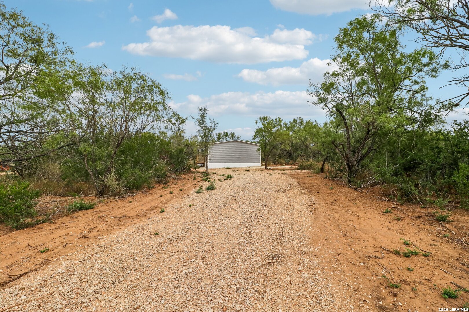 172 County Road 2667 Devine TX 78016