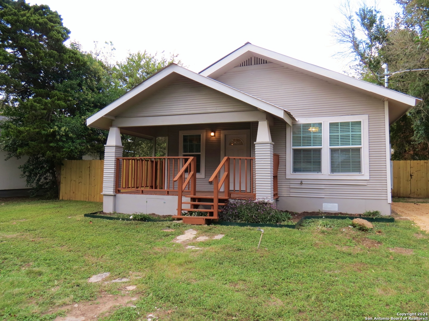 312 W Humphreys Street Seguin TX 78155