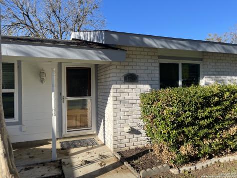 1710 Rosewood Seguin TX 78155