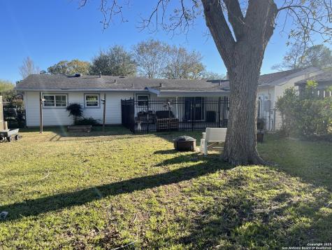 1710 Rosewood Seguin TX 78155