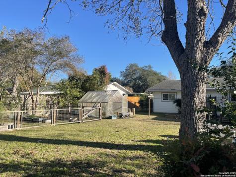 1710 Rosewood Seguin TX 78155