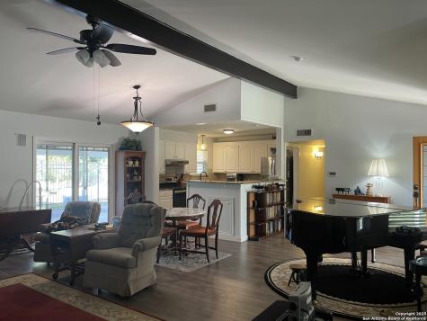 1710 Rosewood Seguin TX 78155