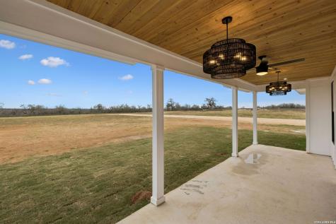 191 Hidden Ranch Floresville TX 78114