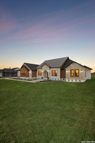 191 Hidden Ranch Floresville TX 78114