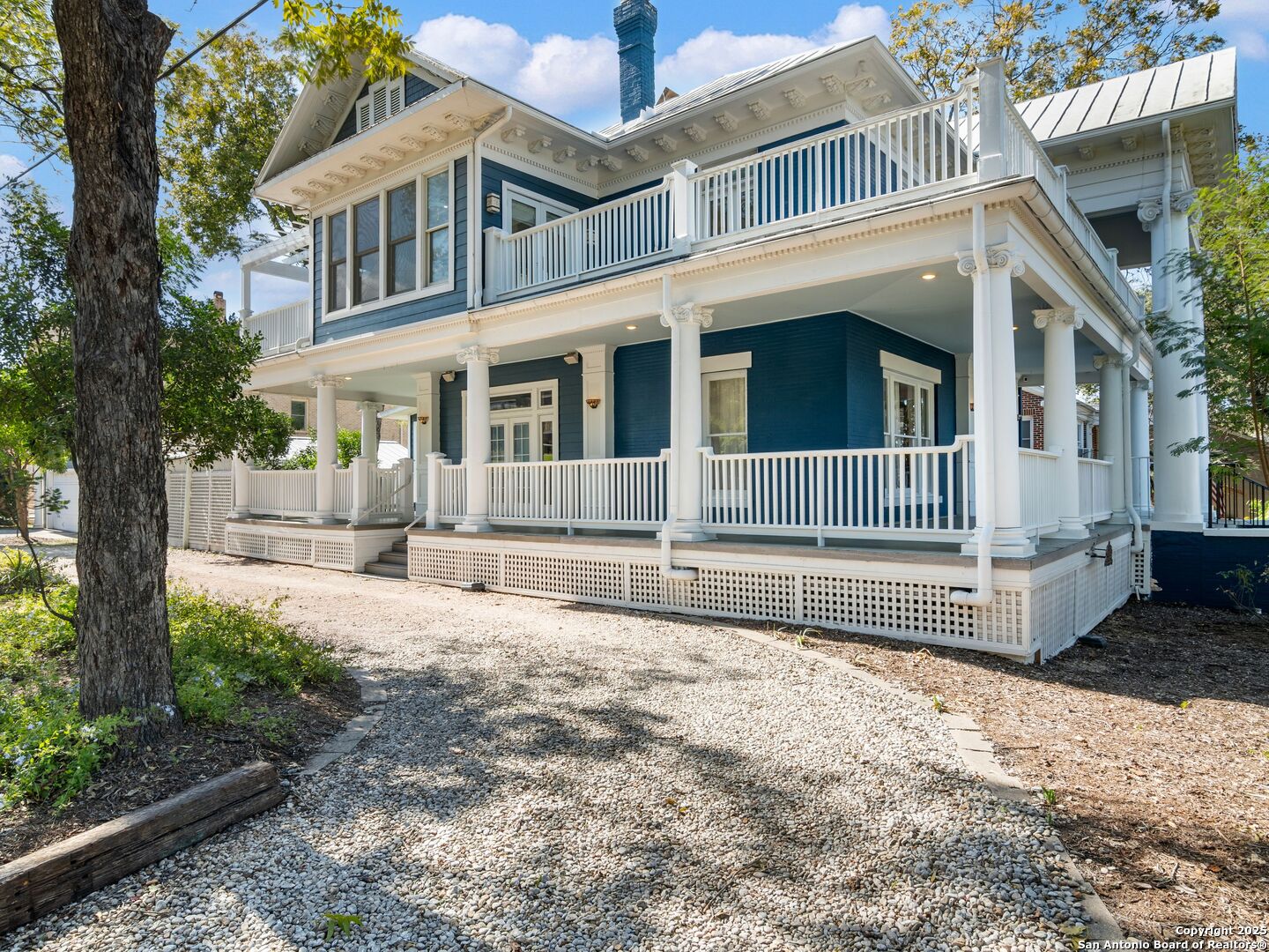702 W French Place San Antonio TX 78212