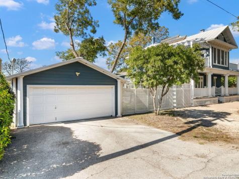 702 W French Place San Antonio TX 78212
