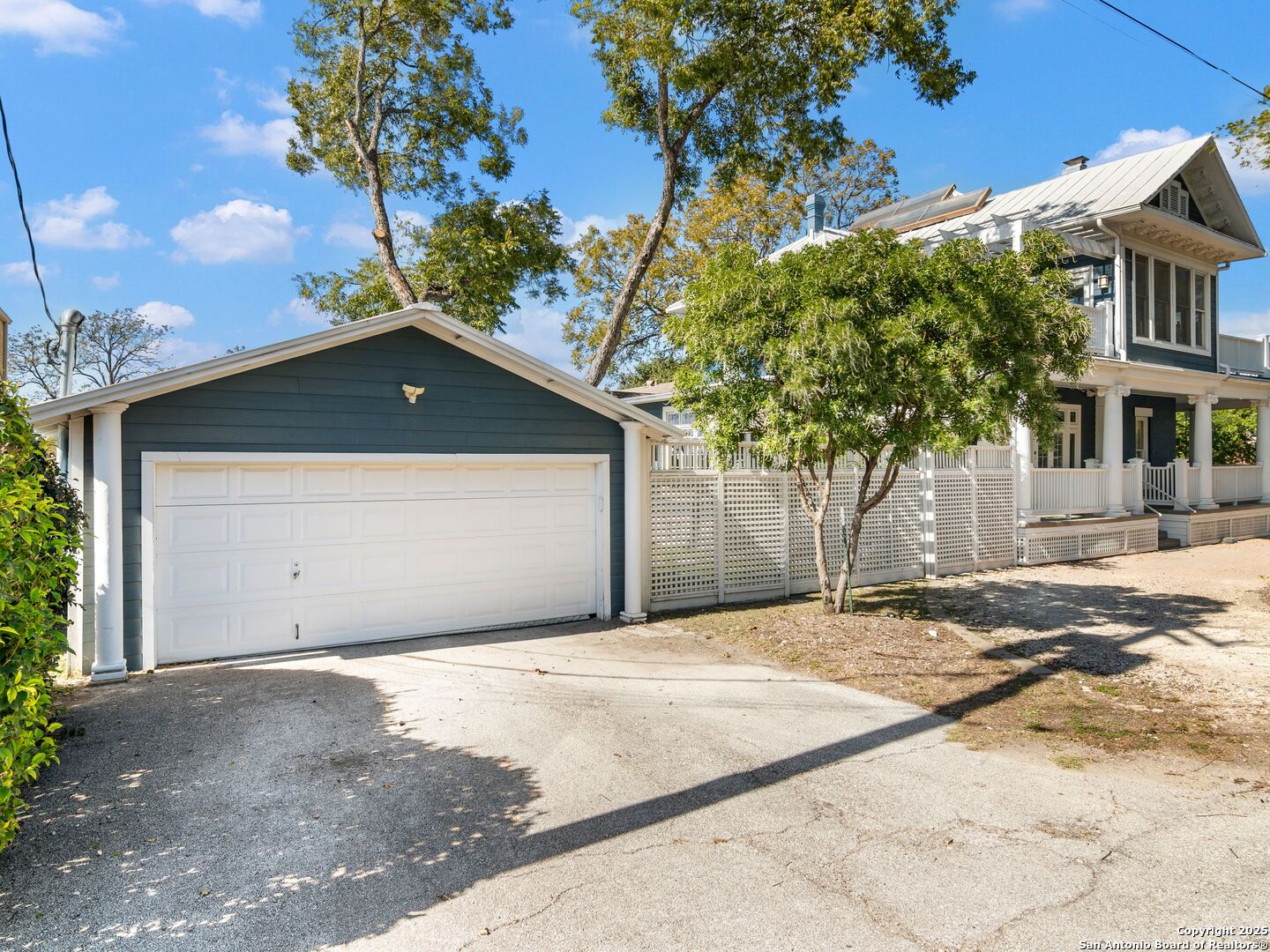 702 W French Place San Antonio TX 78212
