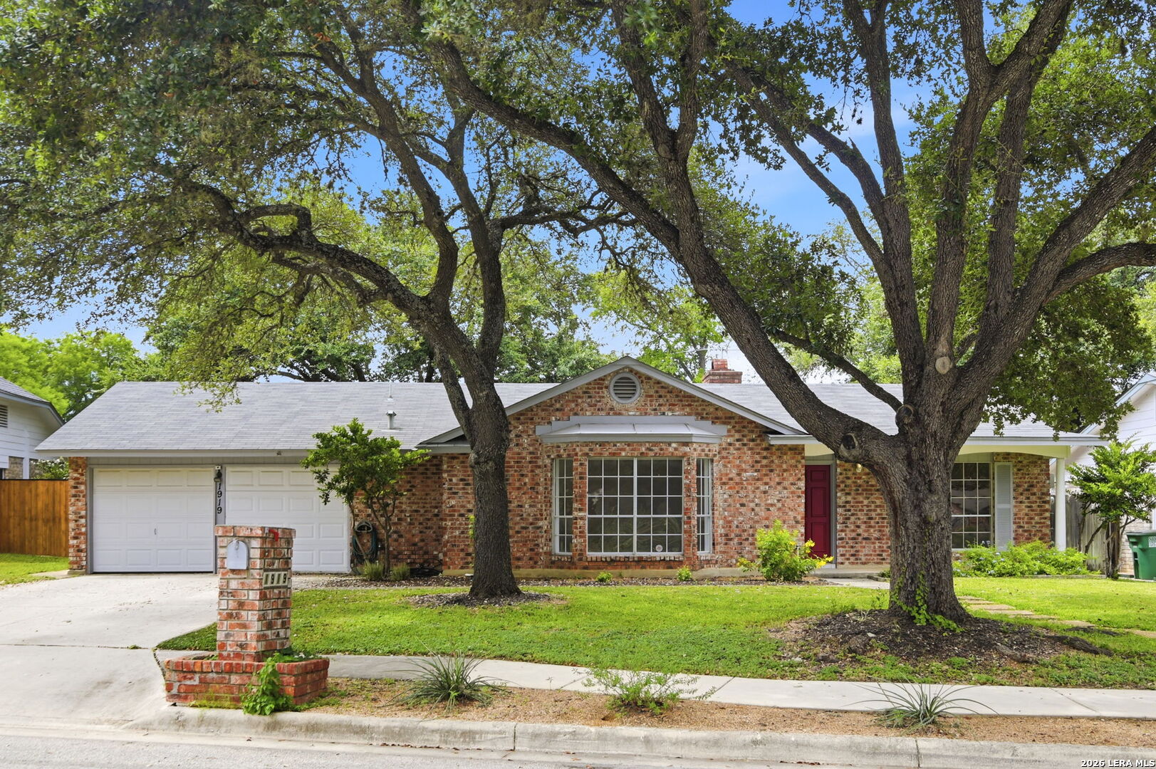 1919 Oakshire Street San Antonio TX 78232