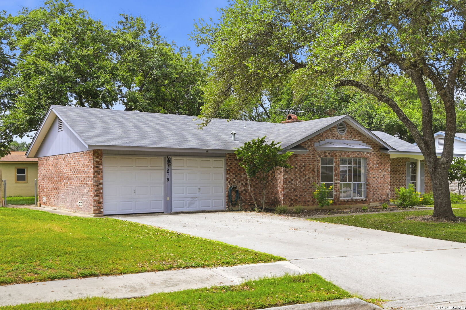 1919 Oakshire Street San Antonio TX 78232