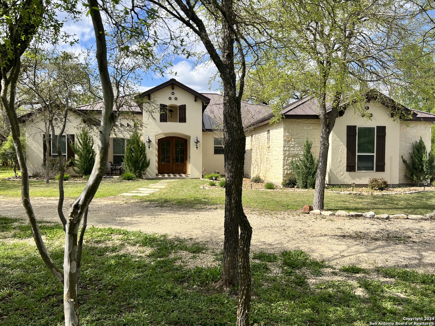 445 County Road 4614 Castroville TX 78009