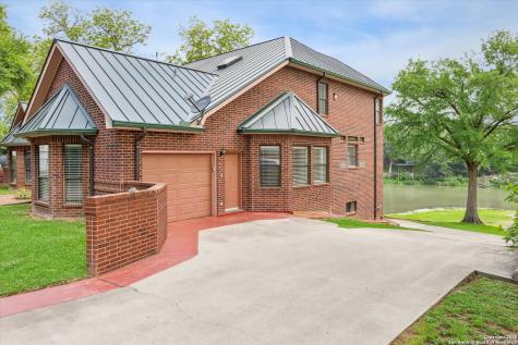 640 Woodlake Mcqueeney TX 78123