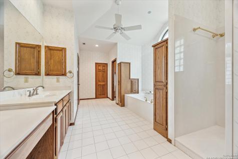 640 Woodlake Mcqueeney TX 78123
