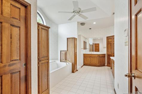 640 Woodlake Mcqueeney TX 78123