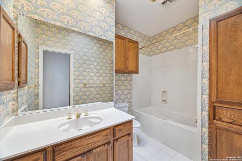 640 Woodlake Mcqueeney TX 78123