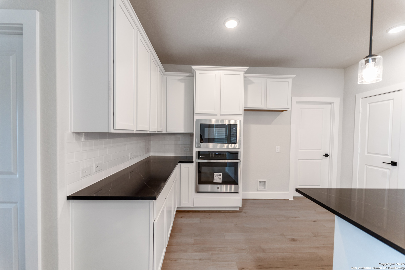 145 Hazel Way Mico TX 78066