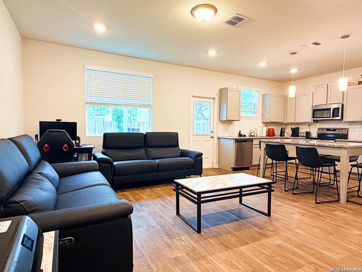 5951 Cinnabar Corner San Antonio TX 78222