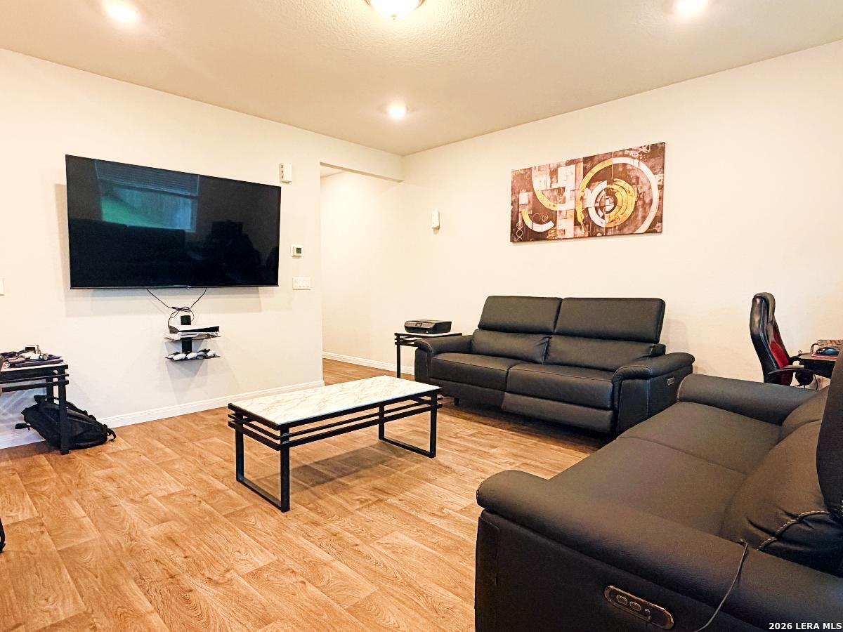 5951 Cinnabar Corner San Antonio TX 78222
