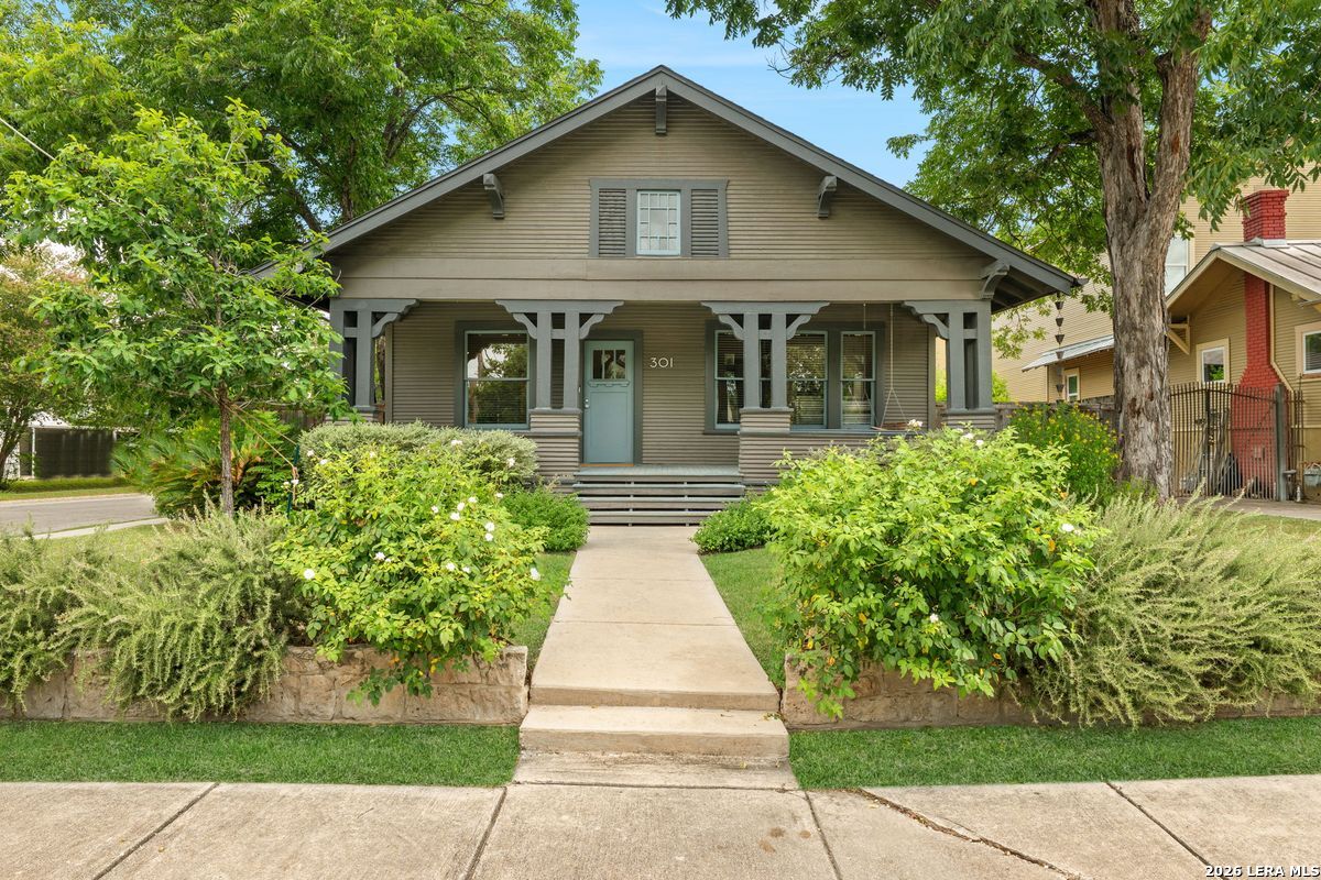 301 Queen Anne Court San Antonio TX 78209