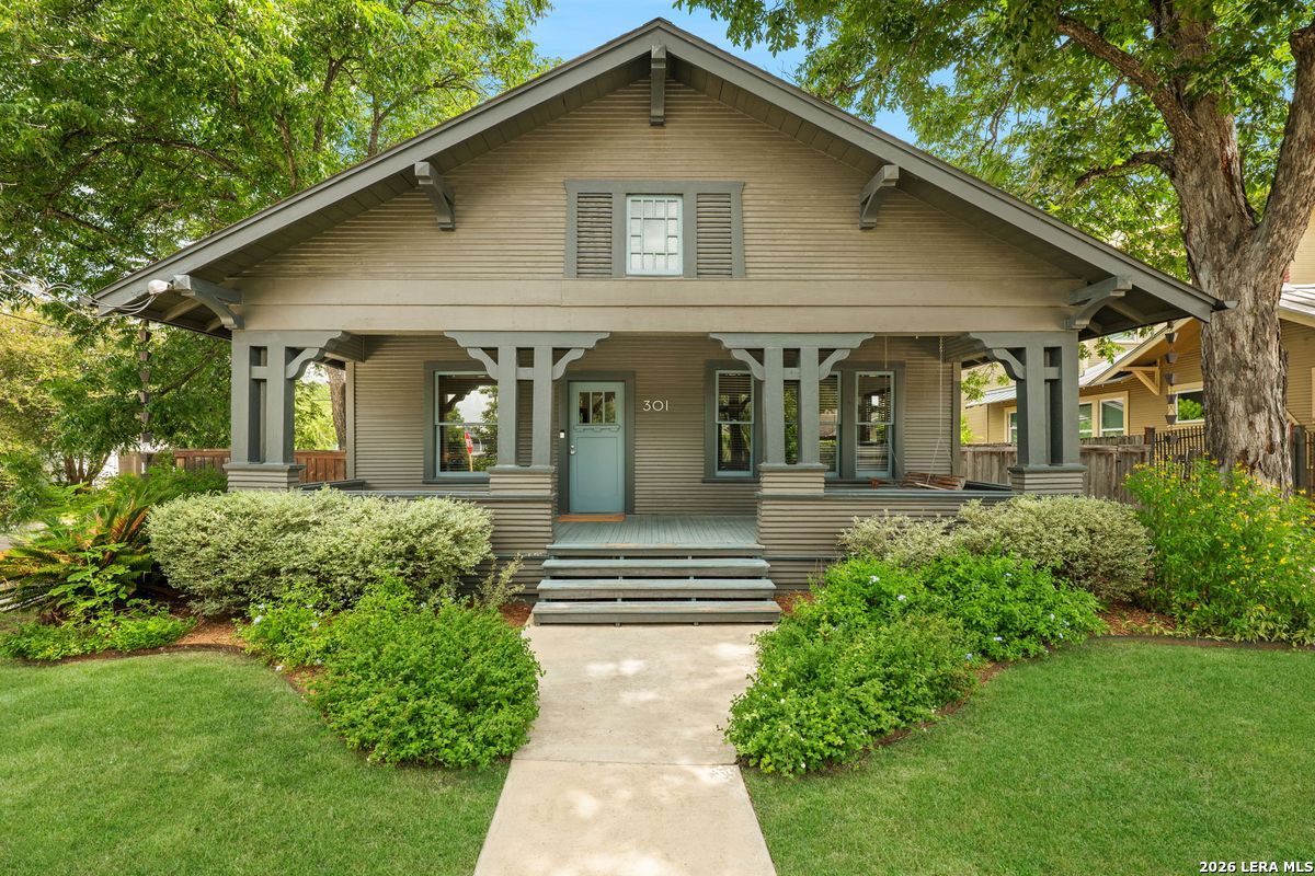 301 Queen Anne Court San Antonio TX 78209