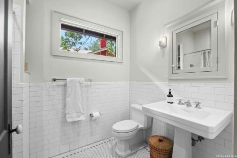 301 Queen Anne Court San Antonio TX 78209