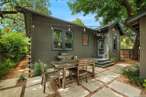 301 Queen Anne Court San Antonio TX 78209