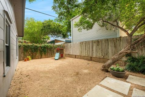 301 Queen Anne Court San Antonio TX 78209