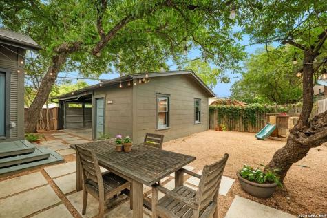 301 Queen Anne Court San Antonio TX 78209