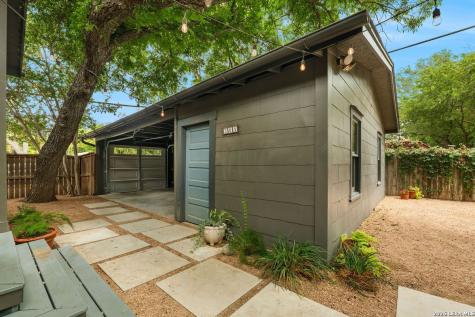 301 Queen Anne Court San Antonio TX 78209